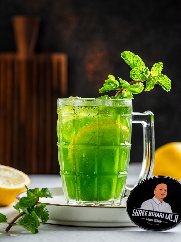 Virgin Mint Mojito with lemon and fresh mint