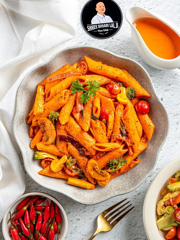 Mix Sauce Pasta with penne and vegetables